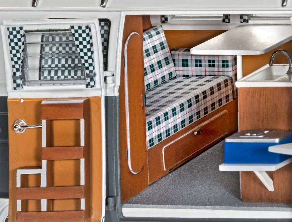 Сглобяем модел, Revell, Кемпер VW T1, 189 части - Image 4