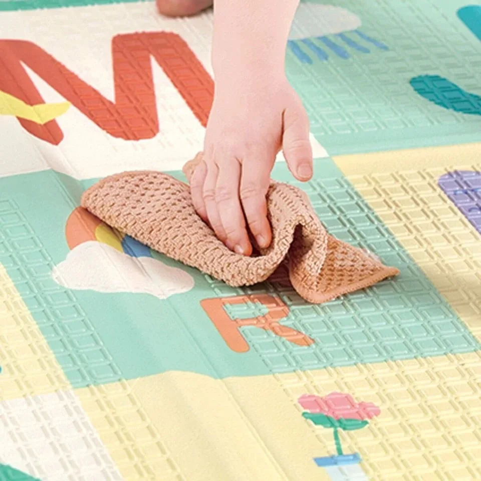 Сгъваема подложка за игра, Hape, Азбука, 177 x 147 x 1 см - Image 5