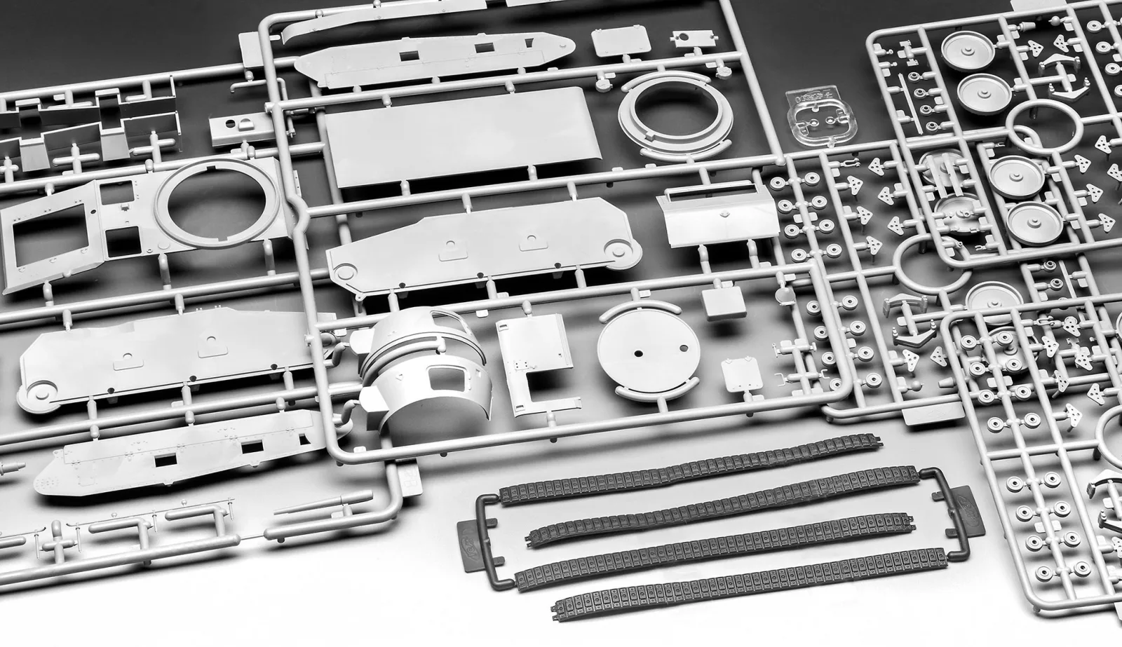 Сглобяем модел, Revell, World of Tanks, Leichttraktor Rheinmetall 1930, 189 части - Image 7