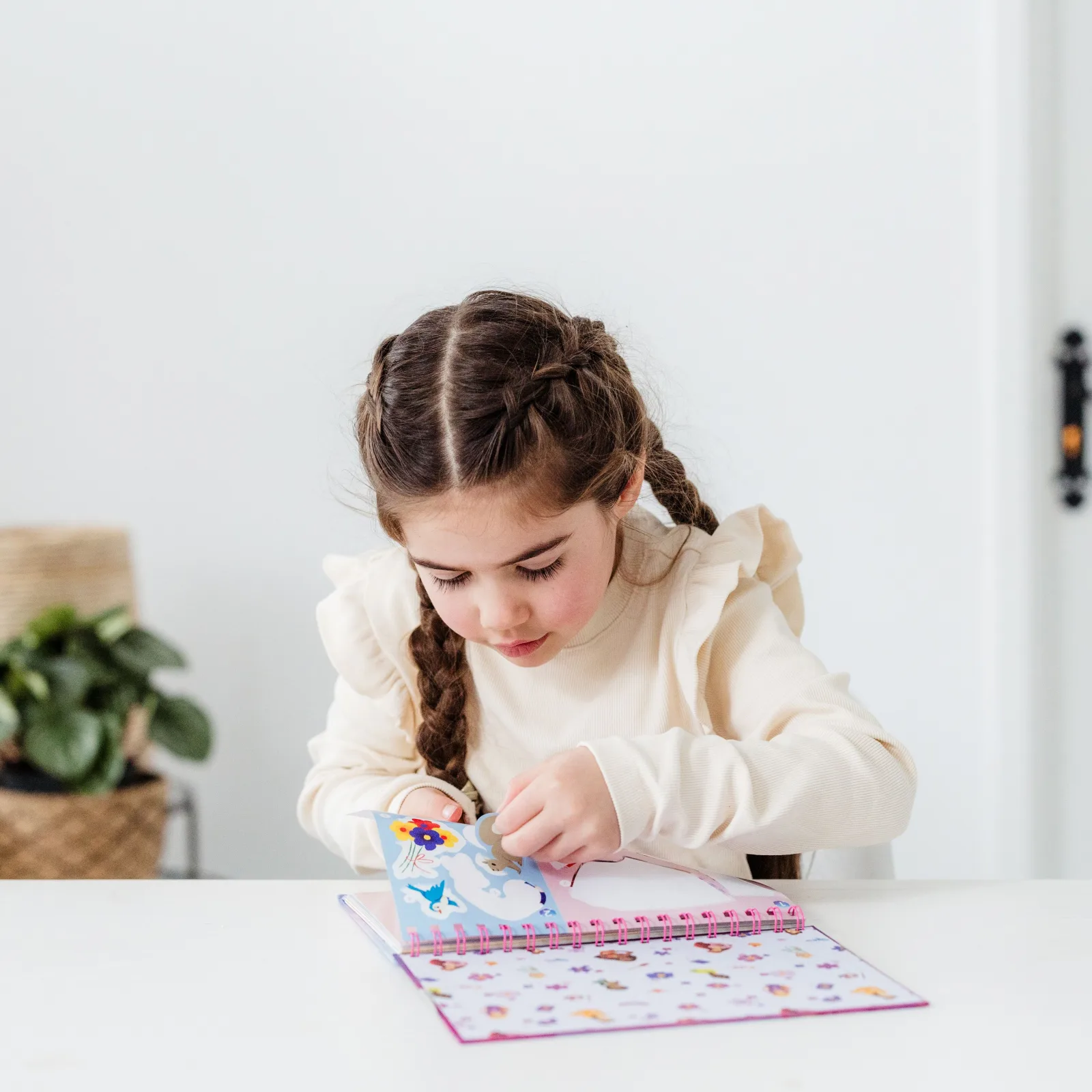 Творчески комплект, Totum, Disney Princess, Книжка за оцветяване и стикери 2 в 1 - Image 2