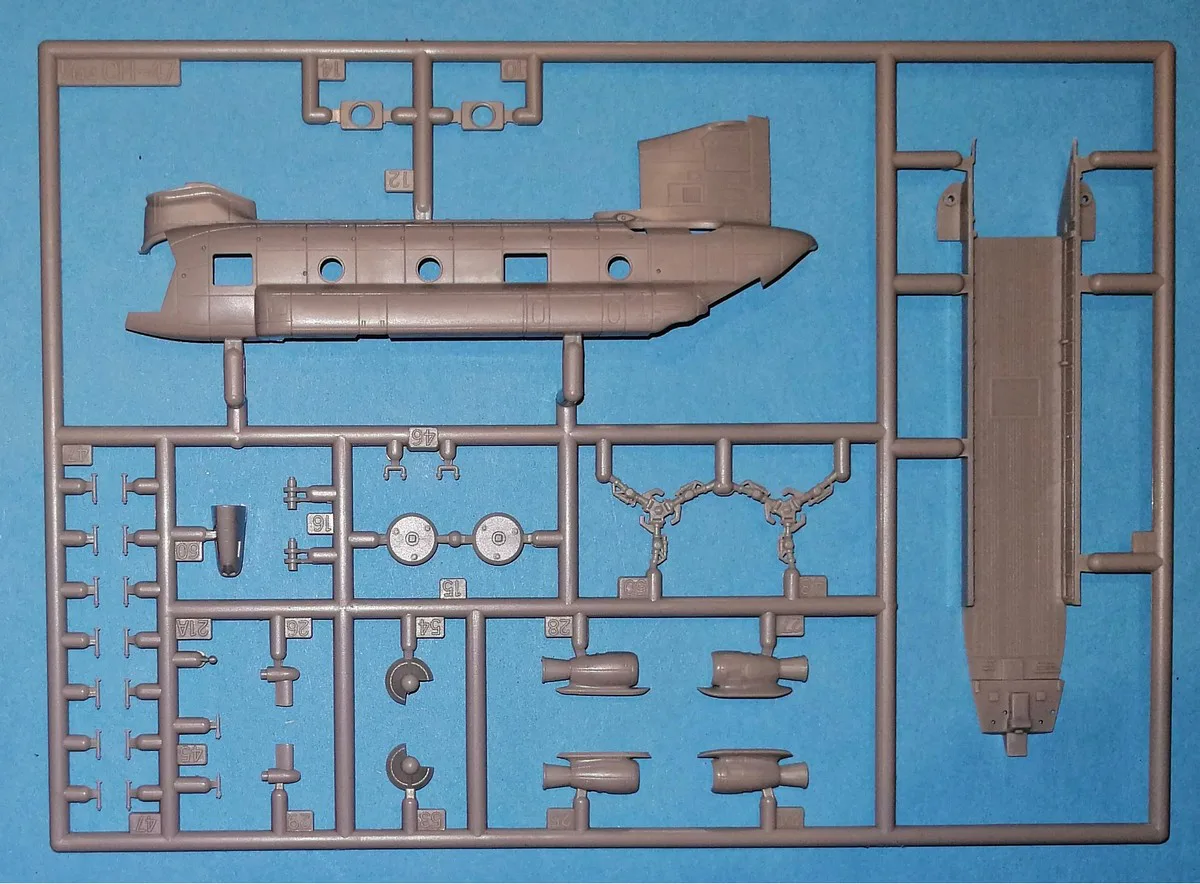 Сглобяем модел, Revell, Хеликоптер Boeing CH-47D Chinook, 104 части - Image 3