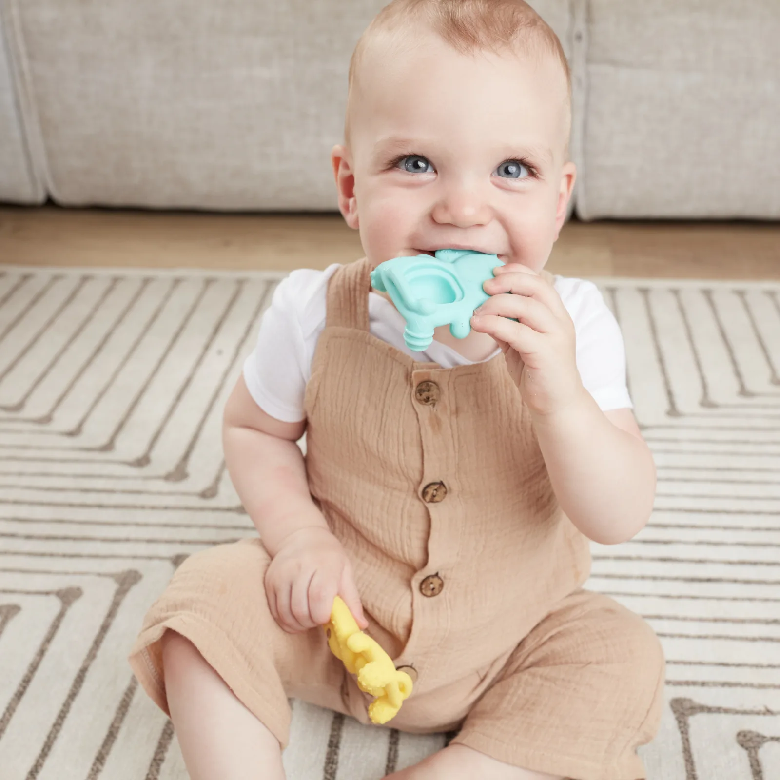 Комплект силиконови бебешки гризалки, Infantino, Слонче и лъвче, 2 броя - Image 3