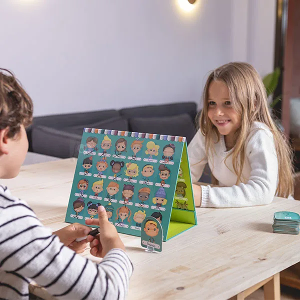 Настолна игра, Eurekakids, Кой кой е - Image 4