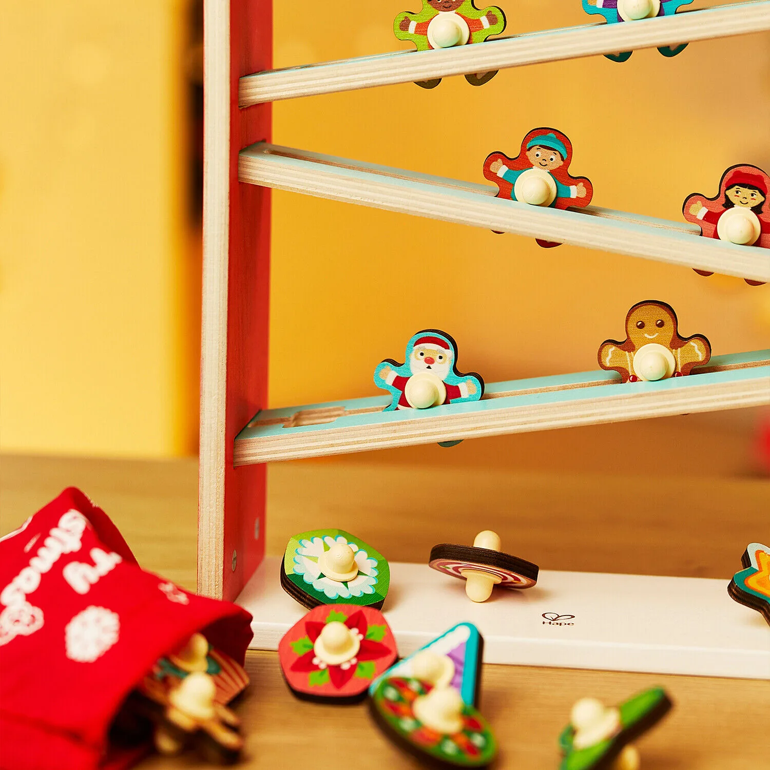 Детски дървен коледен календар, Hape, 24 фигури - Image 6