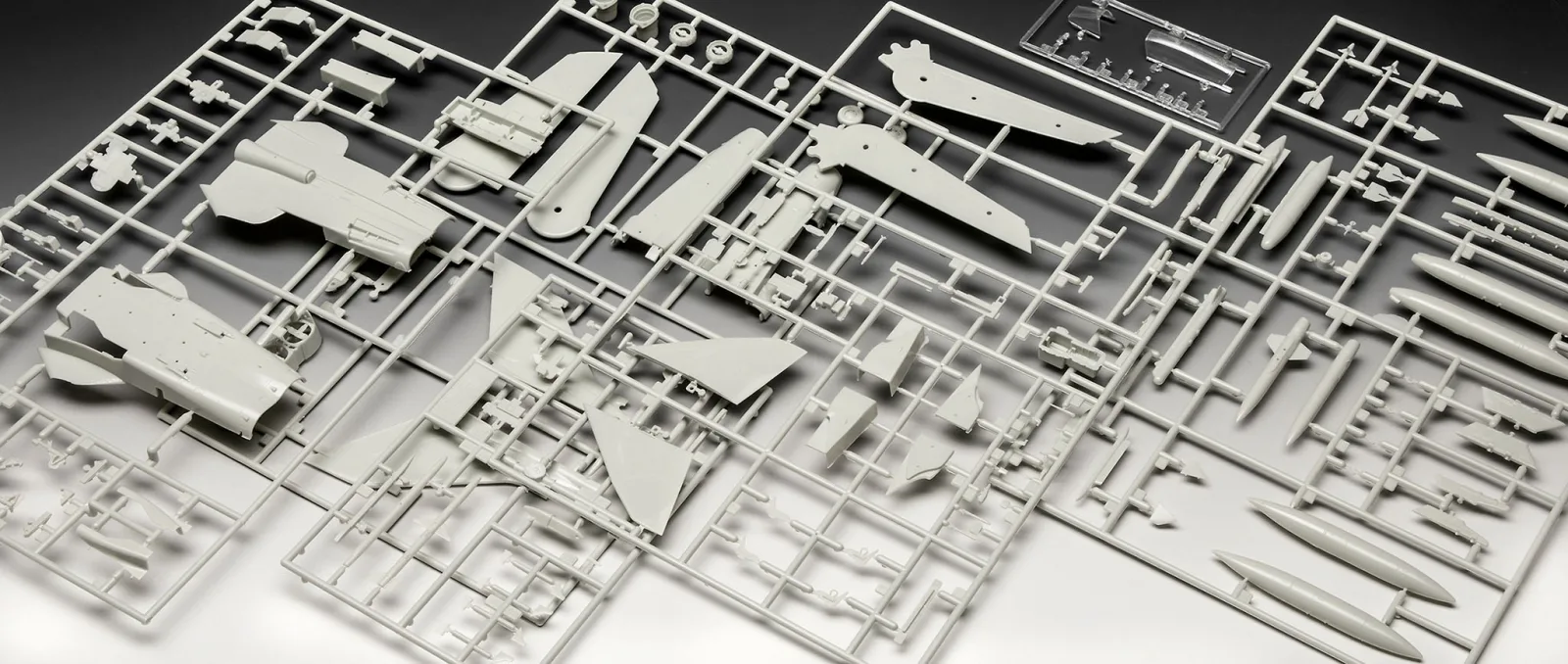 Сглобяем модел, Revell, Германски изтребител Tornado ECR, Tigermeet 2018, 155 части - Image 7