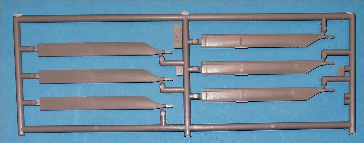 Сглобяем модел, Revell, Хеликоптер Boeing CH-47D Chinook, 104 части - Image 4